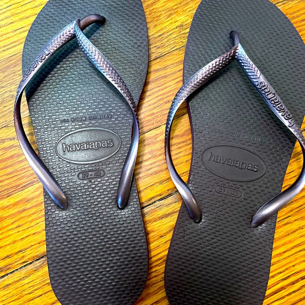 Havaianas flip flops 3 pairs